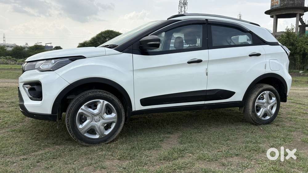 Tata Nexon 1.2 Revotron Xm Plus (s), 2023, Petrol