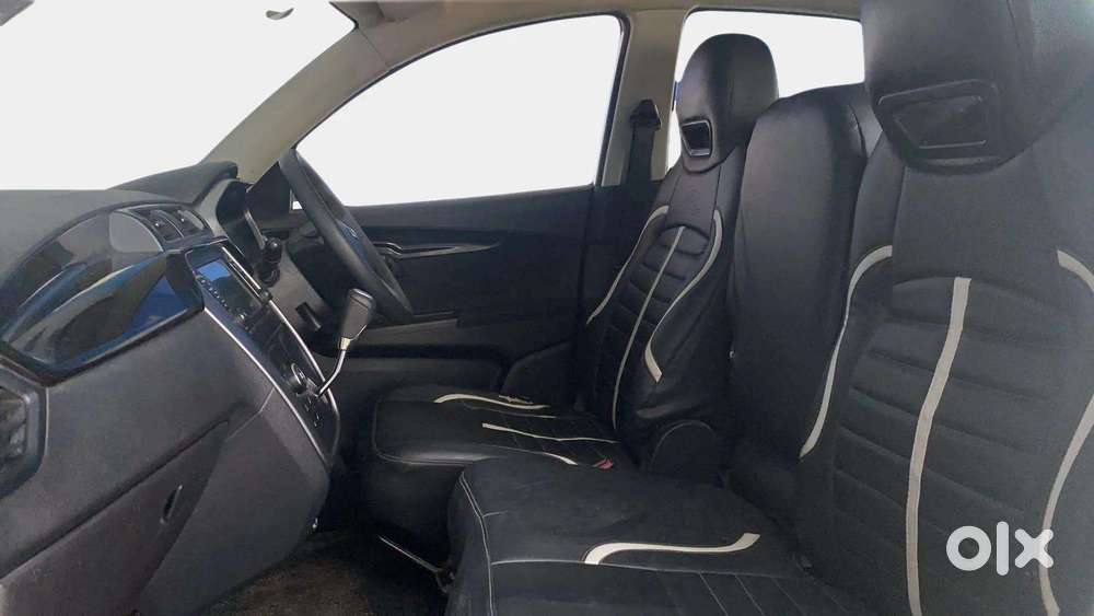 Mahindra Kuv100 Nxt 1.2 K8 Petrol 6 Str Dual Tone, 2018, Petrol