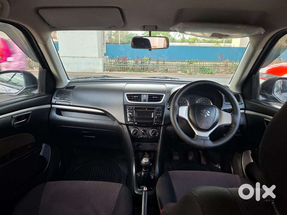 Maruti Suzuki Swift Vxi + Manual, 2017, Petrol