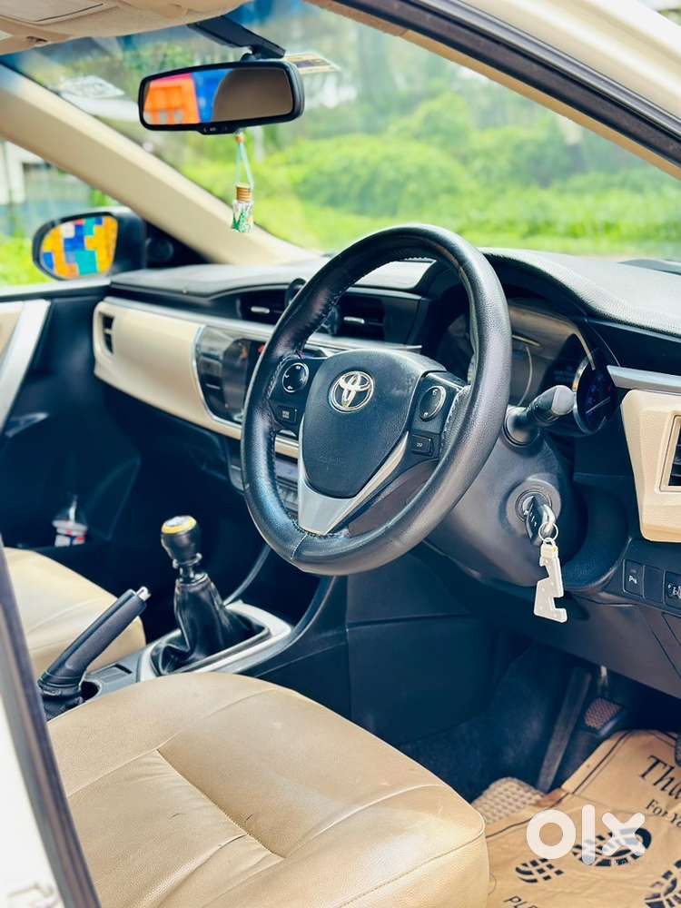 Toyota Corolla Altis 2015
