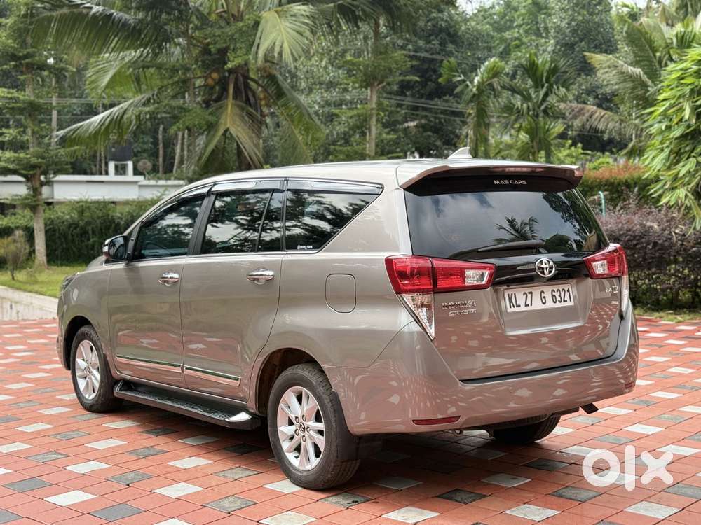 Toyota Innova Crysta 2.4 Vx Mt 8s, 2017, Diesel