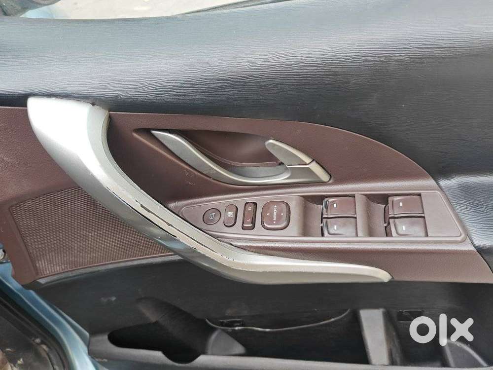 Mahindra Xuv300 W8 Diesel, 2013, Diesel