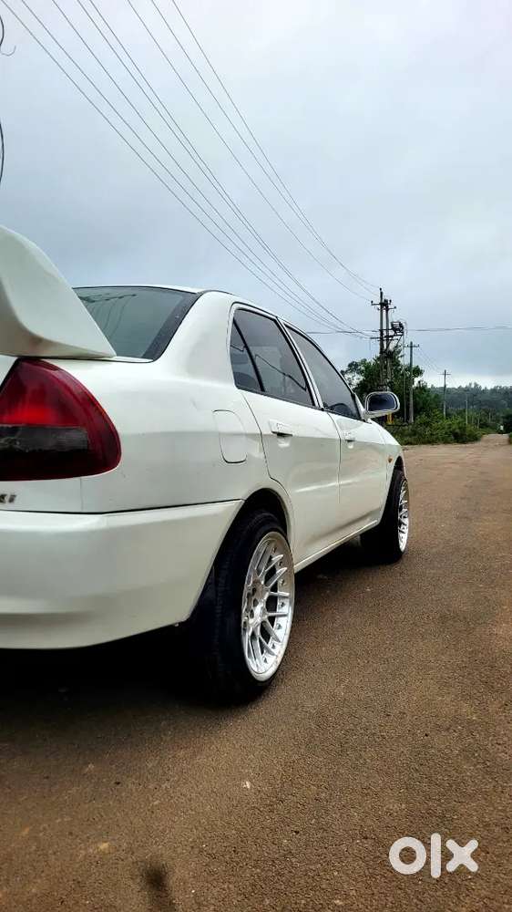 Mitsubishi Lancer 1.5 Glxi 2002 Model