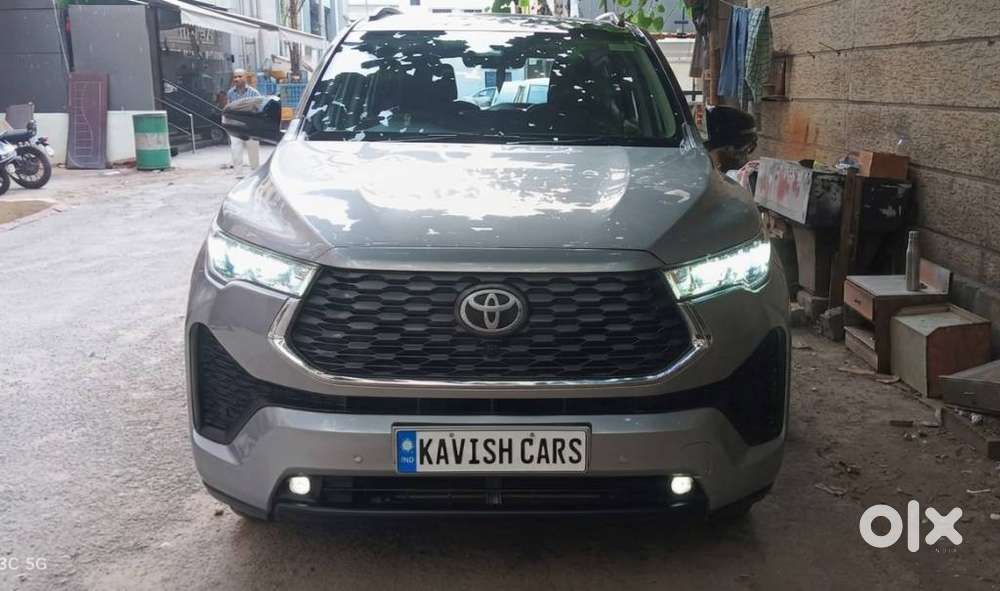 Toyota Innova Hycross 2.0 Vx (o) Hybrid 7 Str, 2023, Petrol
