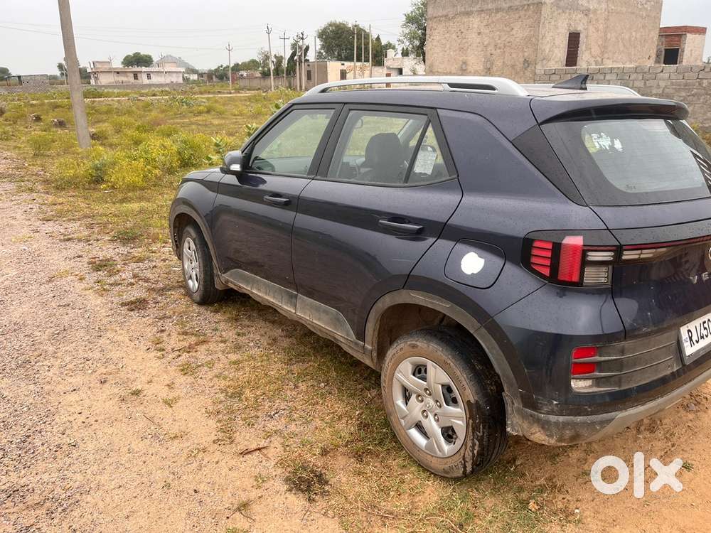 Hyundai Venue Petrol 2023