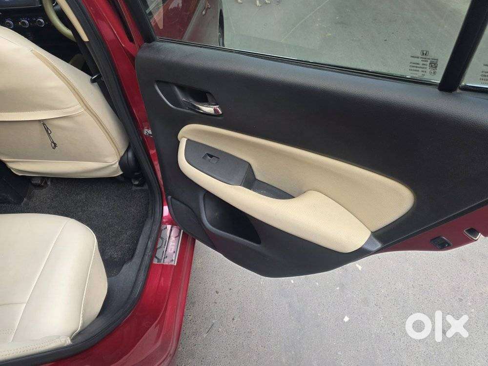 Honda City V At Sunroof, 2023, Petrol