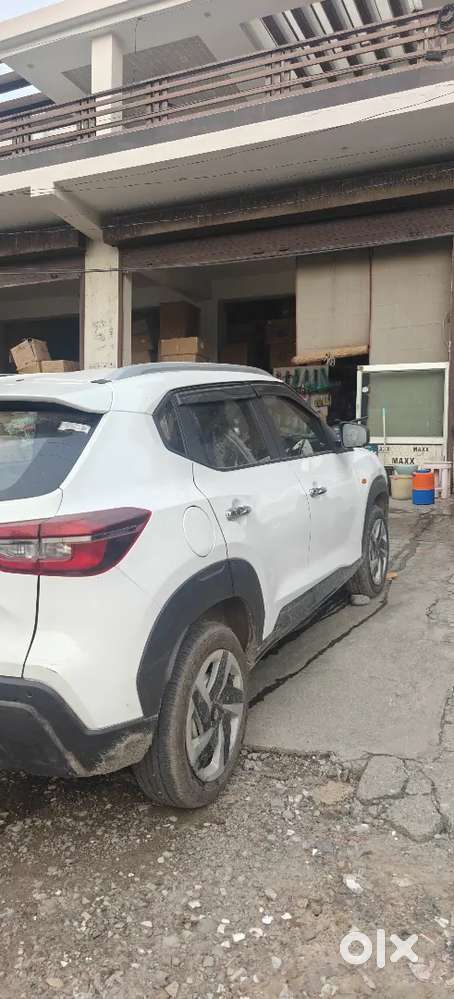 Nissan Magnite 1.0 Turbo Petrol 2025
