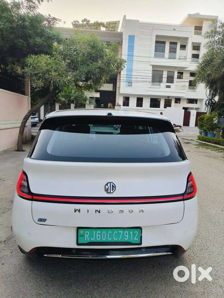 Mg Windsor Ev Essence, 2024, Electric