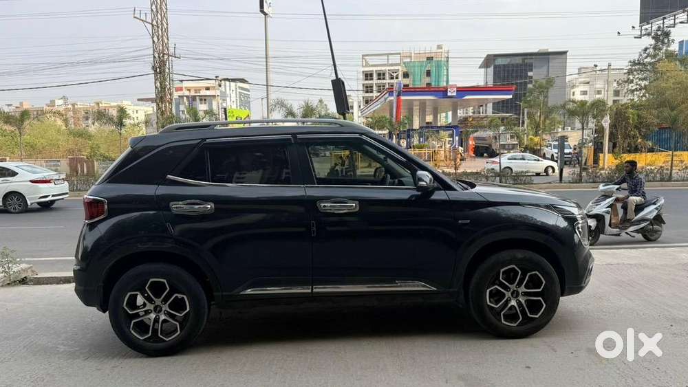 Hyundai Venue Sx 1.0 Turbo Imt Petrol 2021  50,000 Kms