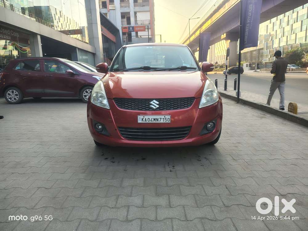 Maruti Suzuki Swift Vxi + Manual, 2014, Petrol