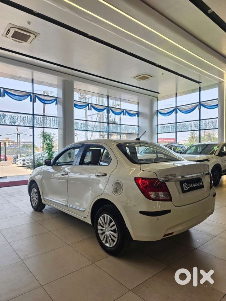 Maruti Suzuki Dzire 1.2 Vxi, 2023, Petrol