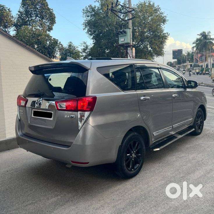 Toyota Innova Crysta 2.4 V, 2017, Diesel