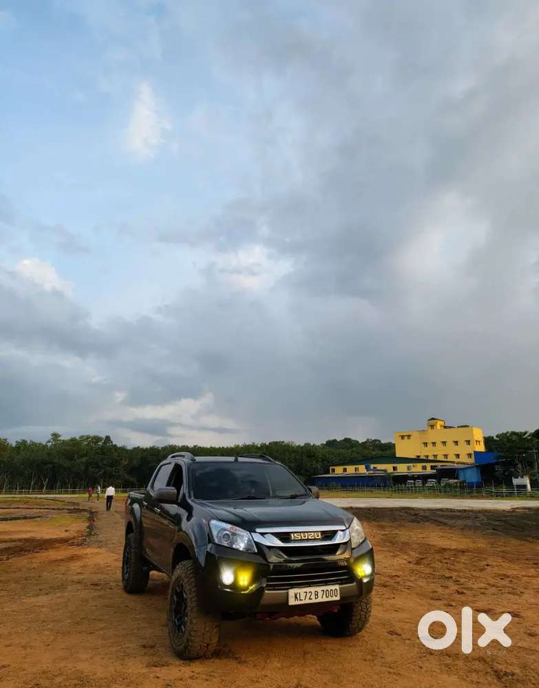 Isuzu V-cross Prestige 2018