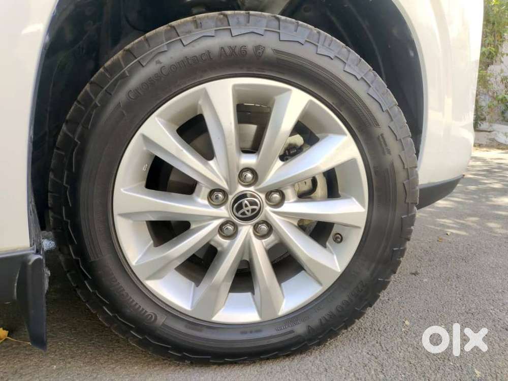 Toyota Innova Hycross 2024 Petrol 58500 Km Driven. ₹ 35,00,000