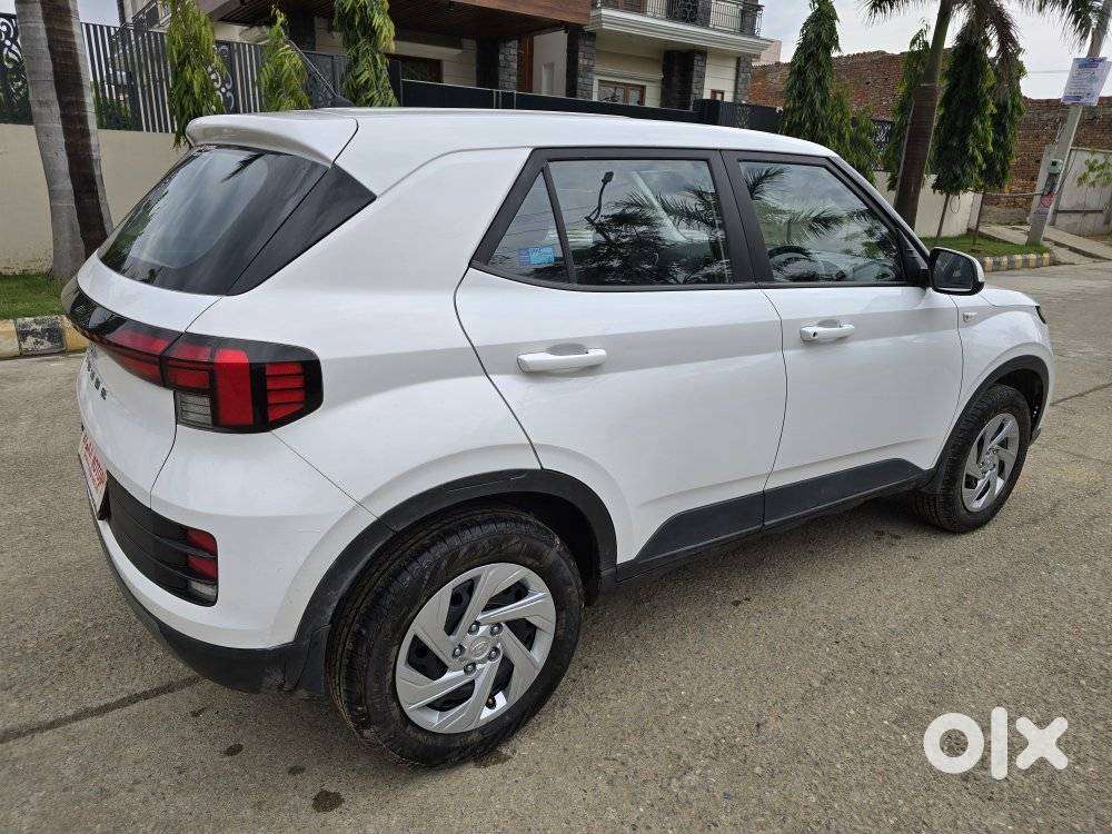 Hyundai Venue S 1.2 Petrol, 2024, Petrol