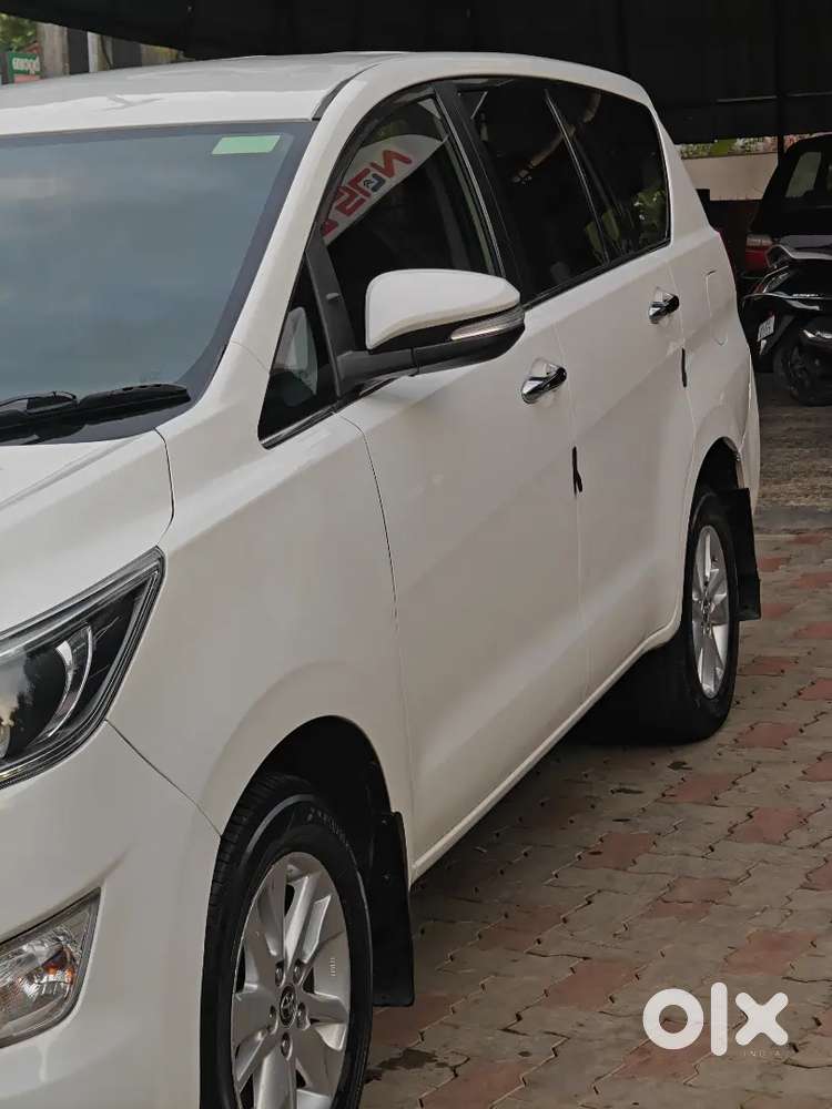 Toyota Innova Crysta 2017 Diesel Well Maintained