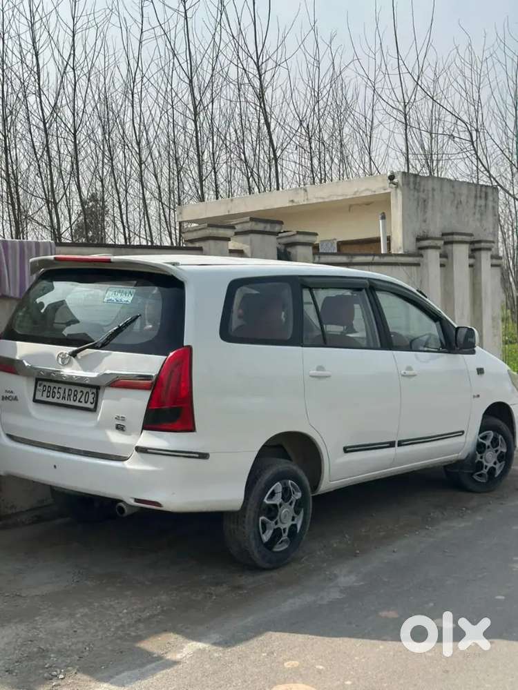 Toyota Innova 2012 Diesel 98000 Km Driven