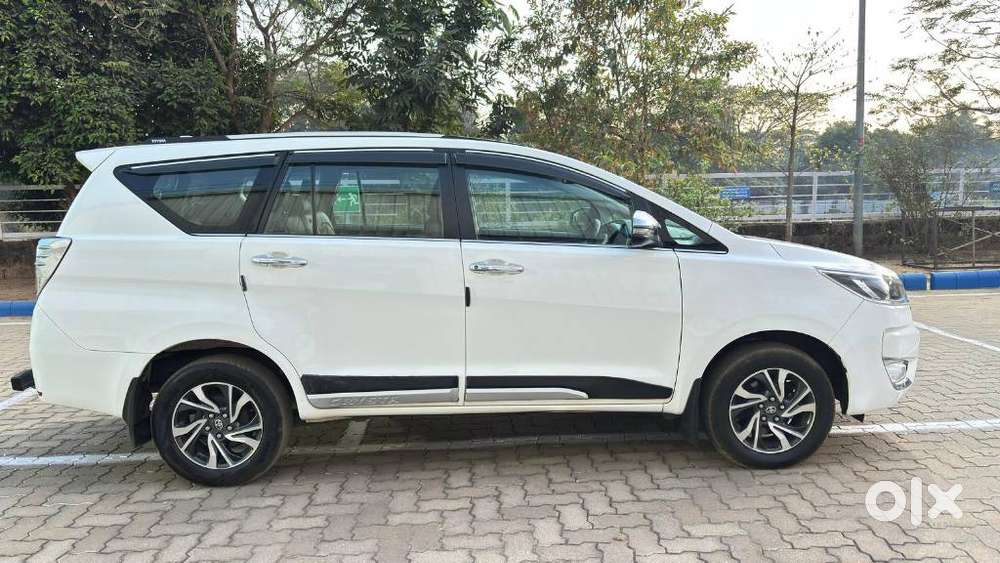 Toyota Innova Crysta 2.4 V 8 Str, 2023, Diesel