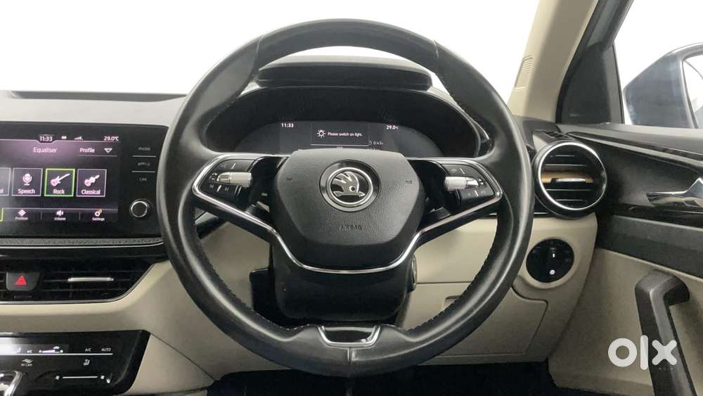 Skoda Slavia Style 1.0l Tsi At, 2022, Petrol