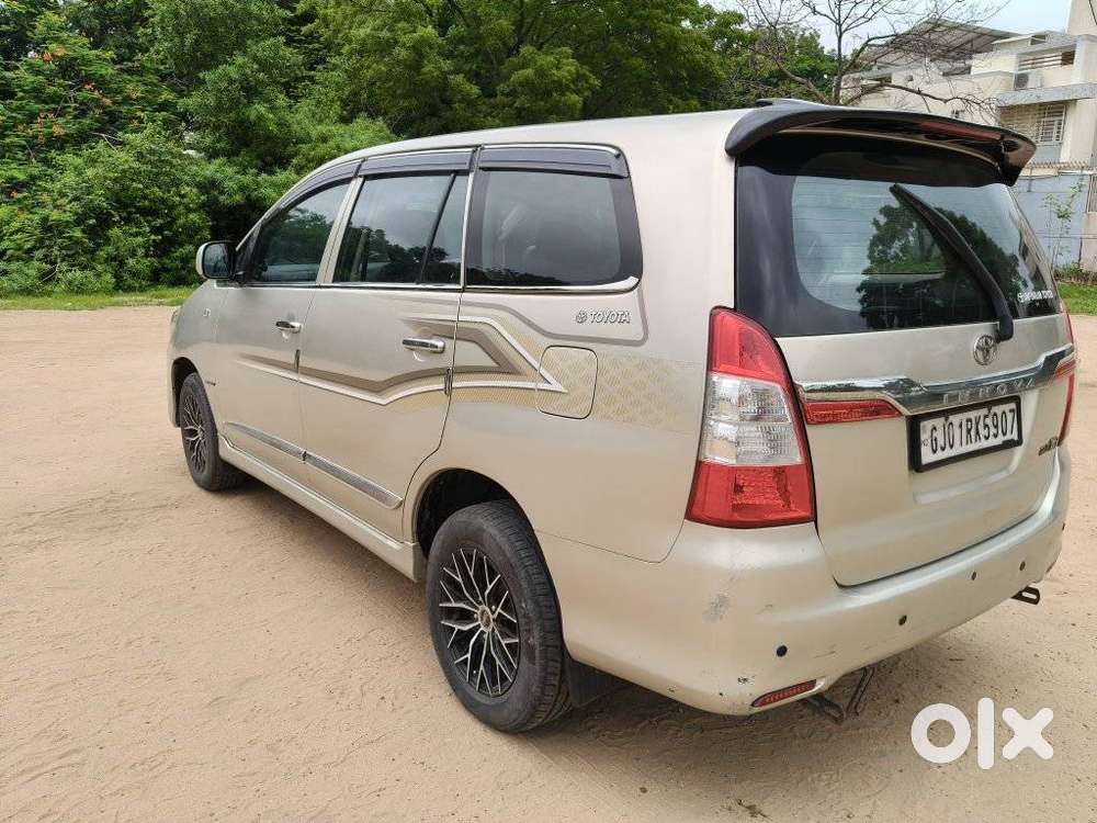 Toyota Innova 2.5 Gx (diesel) 8 Seater Bs Iv, 2015, Diesel