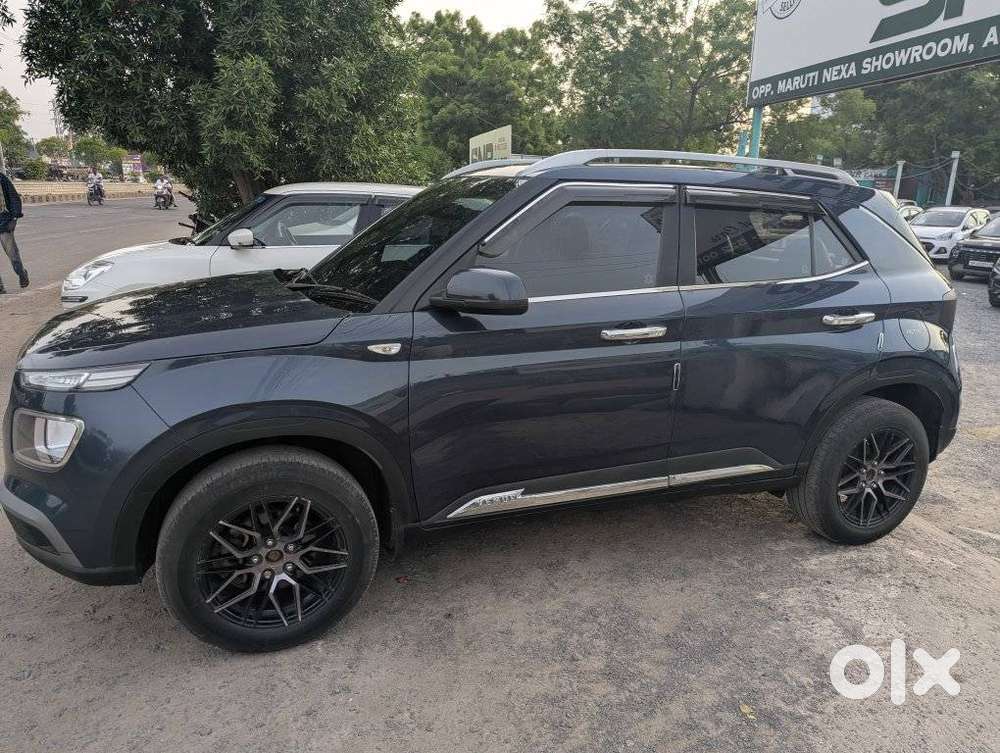 Hyundai Venue S Turbo, 2021, Petrol