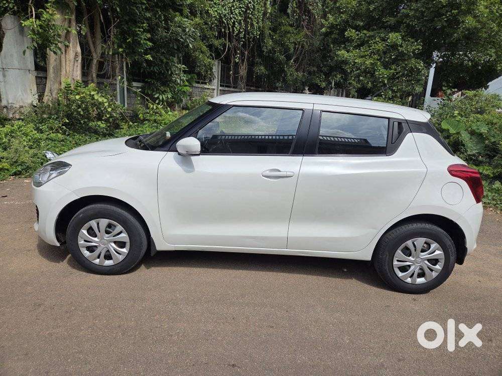 Maruti Suzuki Swift Vxi + Manual, 2021, Petrol