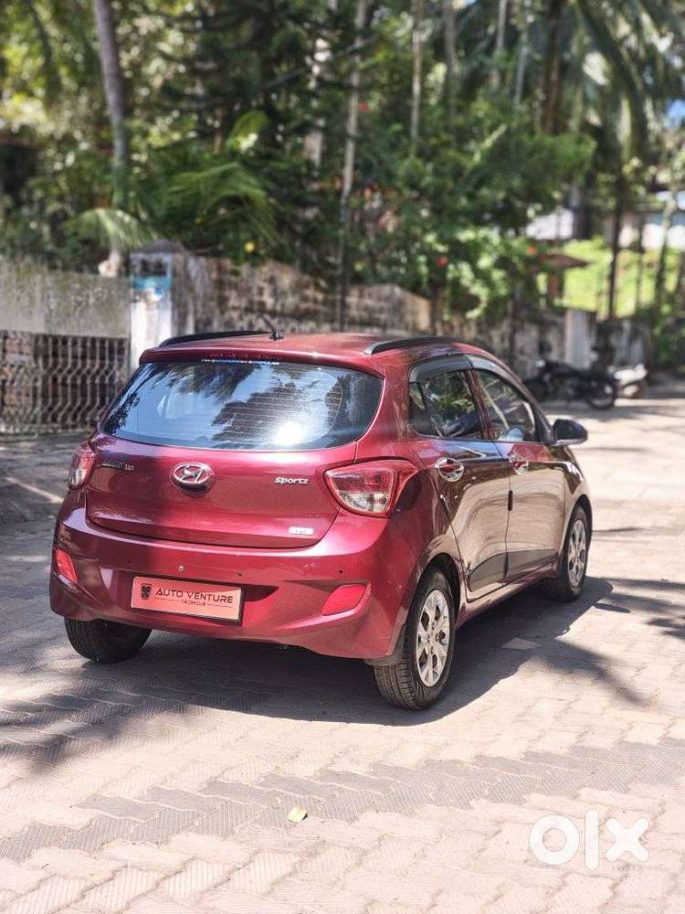 Hyundai Grand I10 Sportz, 2015, Petrol