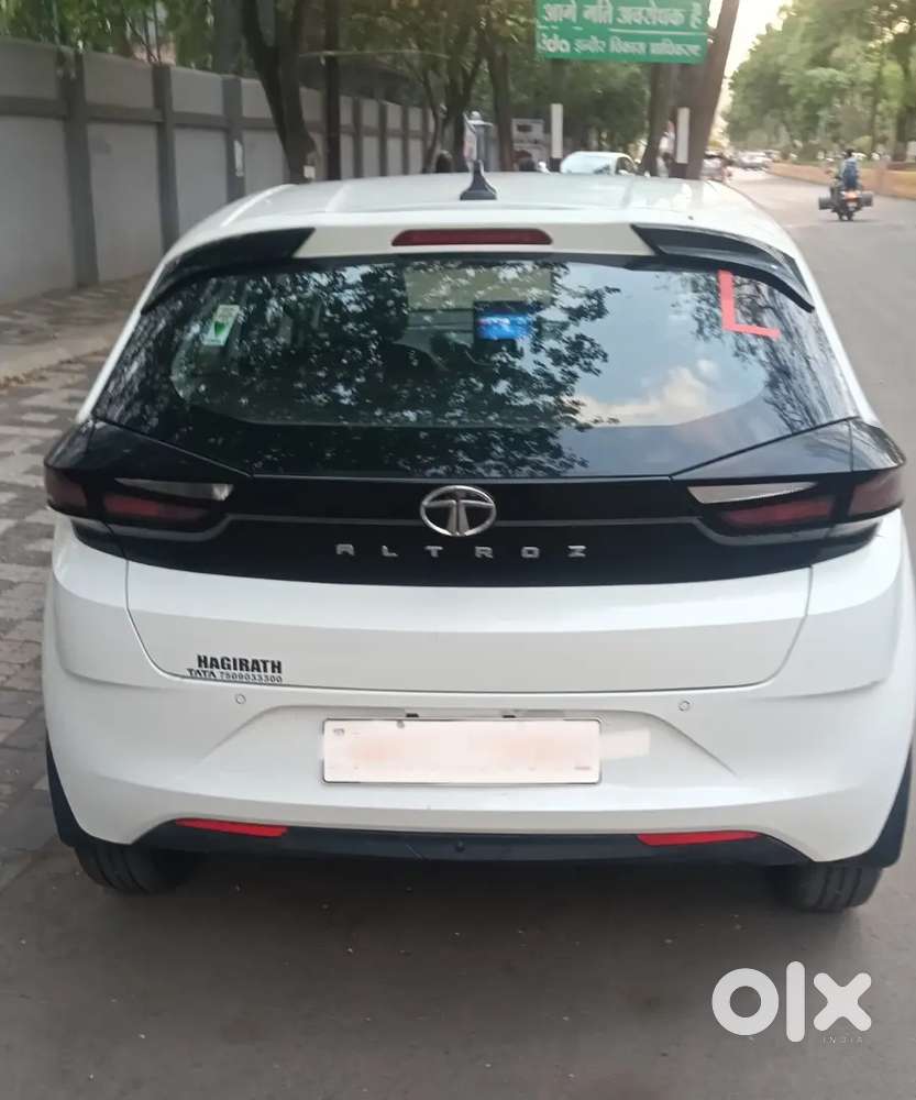 Tata Altroz 2023 Petrol 6900 Km Driven Single Woman