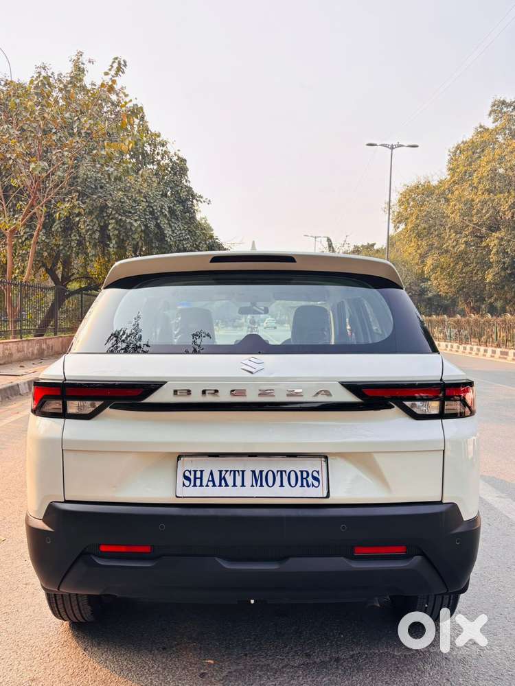 Maruti Suzuki Brezza 1.5 Lxi Smart Hybrid, 2025, Petrol