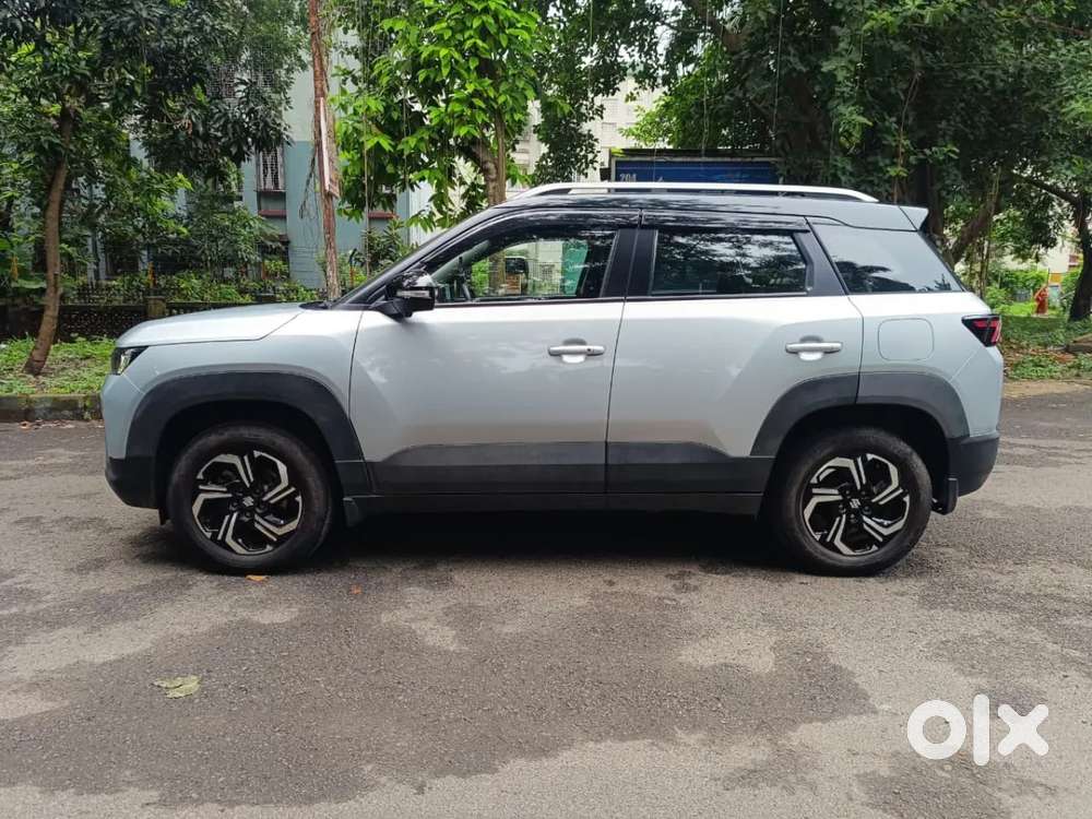 Maruti Suzuki Brezza 1.5 Zxi Plus Smart Hybrid Dual Tone, 2023, Petr..