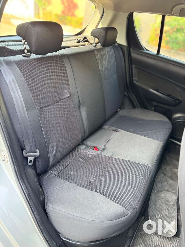 Maruti Suzuki Swift Vxi, 2016