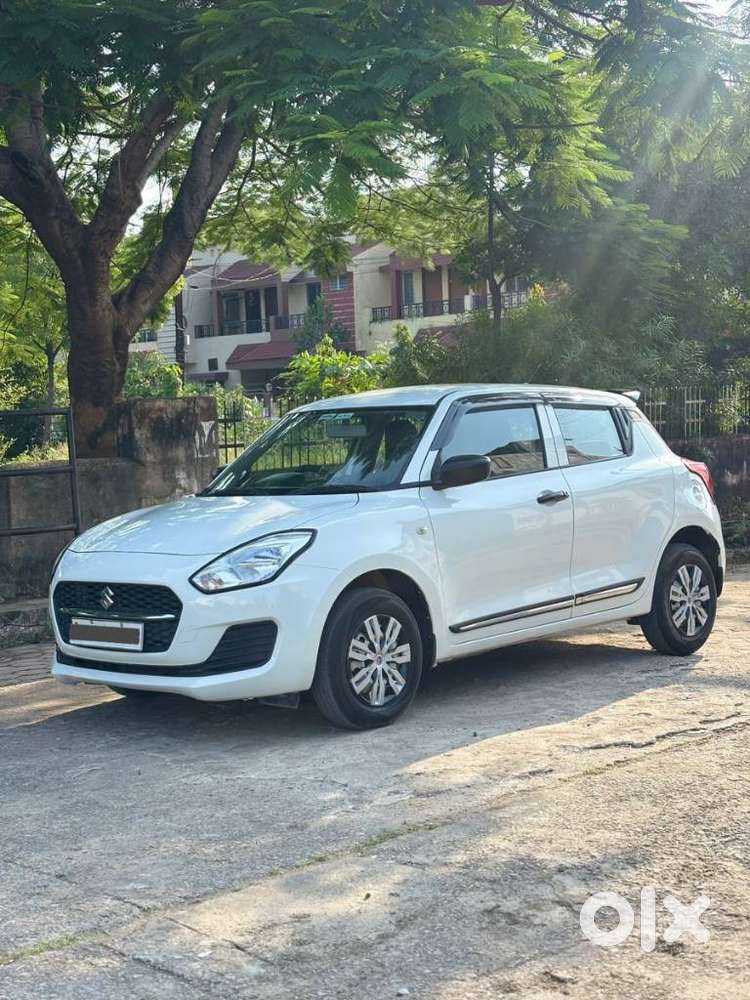 Maruti Suzuki Swift Lxi Option, 2022, Petrol