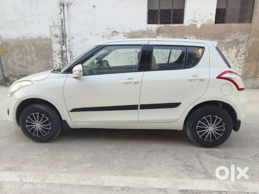 Maruti Suzuki Swift Vxi + Manual, 2014, Petrol