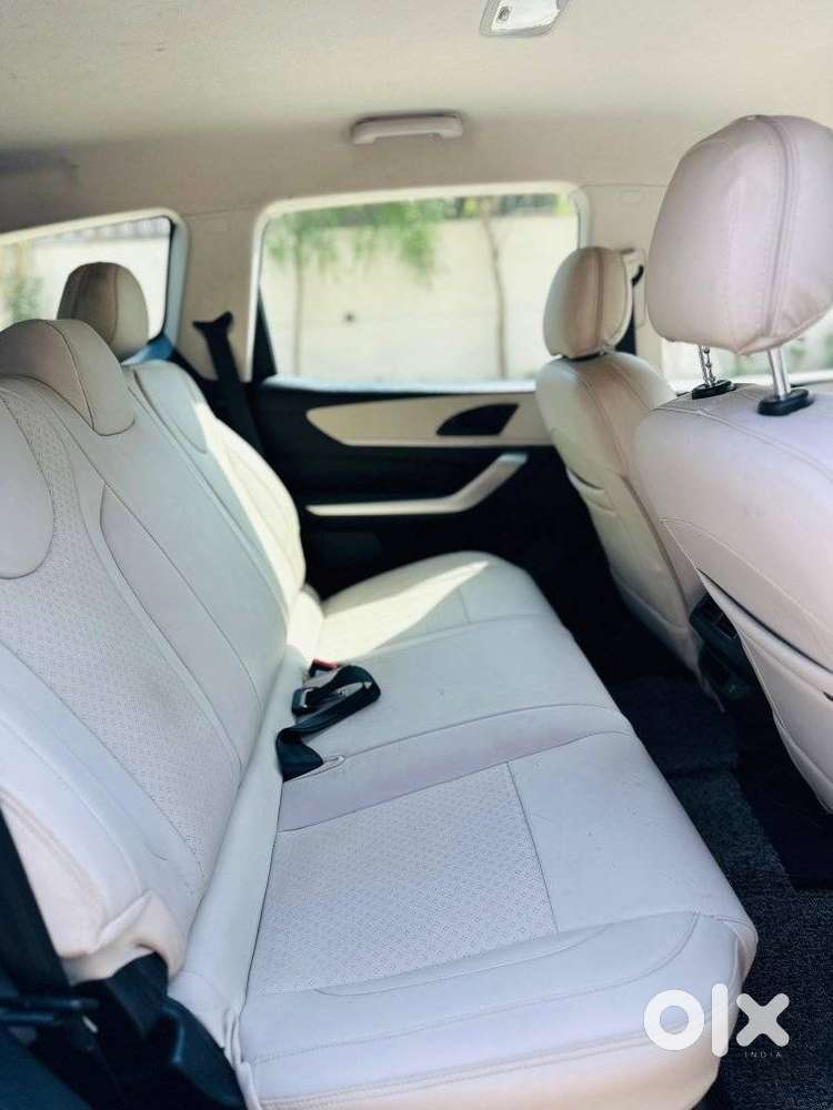 Mahindra Xuv700 2.2 Mx Diesel Mt 5 Str, 2022, Diesel