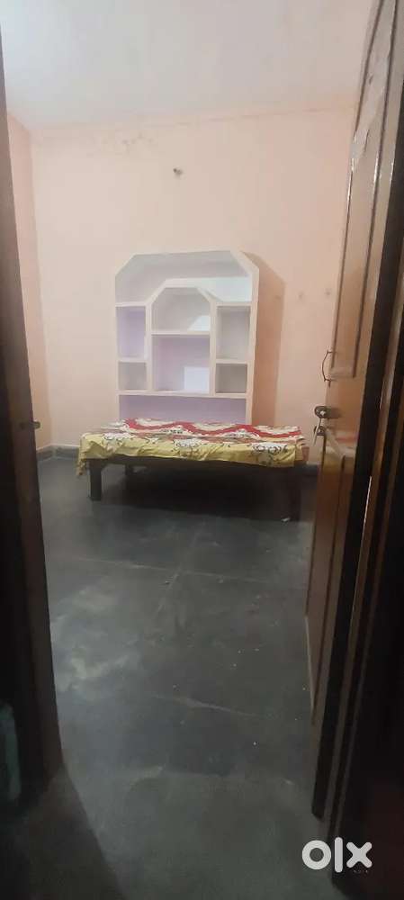 2room and 1bathroom and loby and kichen