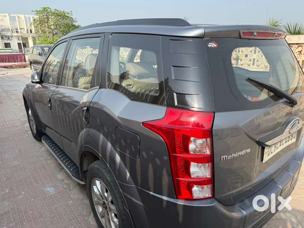 Mahindra Xuv500 2016 Diesel Permium Condtion Company Service Record