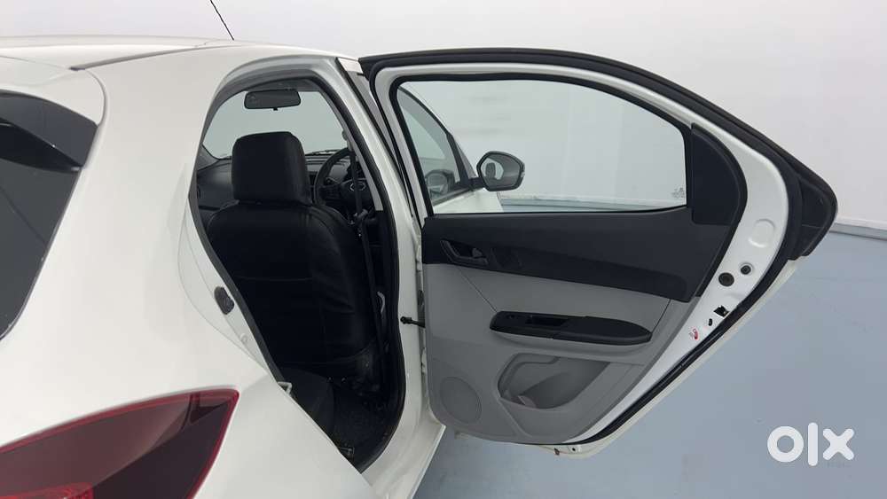Tata Tiago 1.2 Revotron Xt Option, 2022, Petrol
