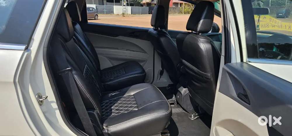 Mahindra Marazzo 2018
