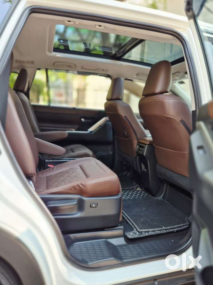 Toyota Innova Hycross 2.0 Zx (o) Hybrid 7 Str, 2025, Petrol