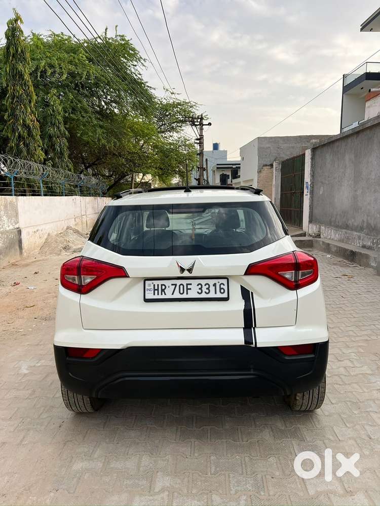 Xuv 300 W6 Amt (2023)