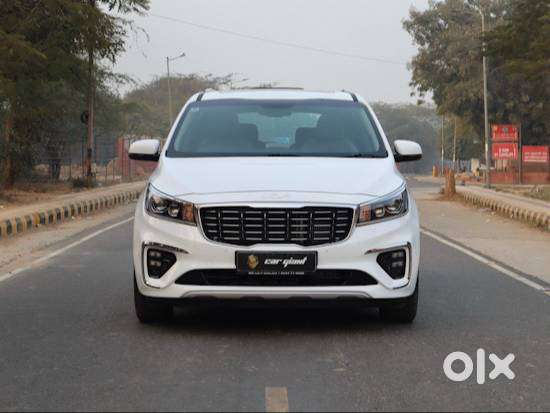 Kia Carnival - Linousine -top Varient - White - 2020 - Amritsar