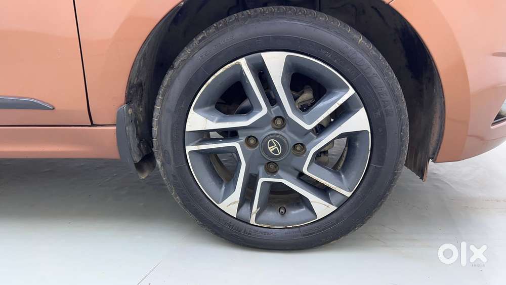 Tata Tigor Xza, 2018, Petrol