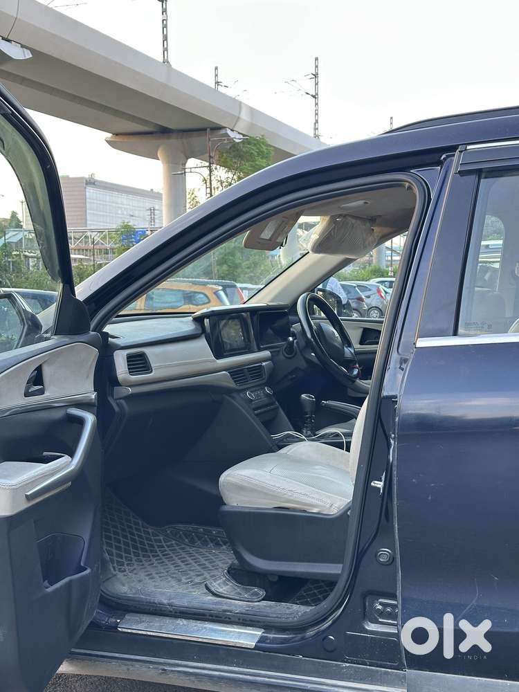 Mahindra Xuv700 Mx Diesel Mt 5 Str (e), 2022, Diesel