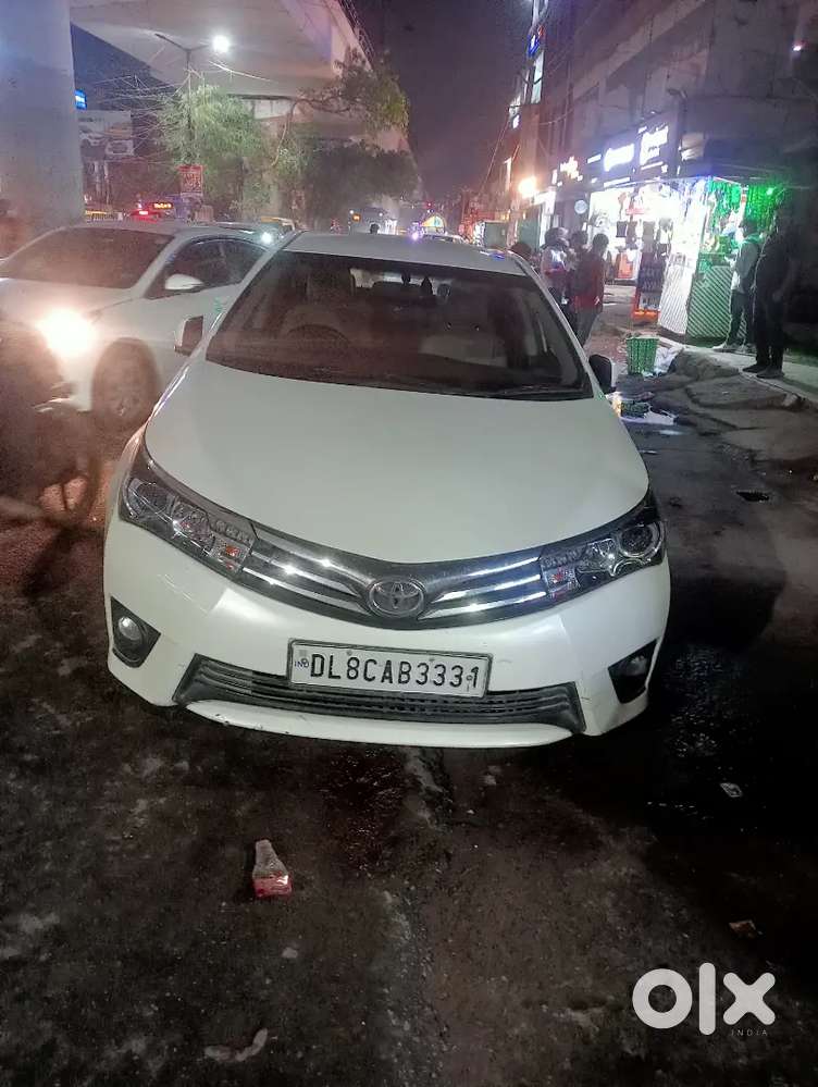 Toyota Corolla Altis 2014 Petrol /cng Push Button Start Top Model