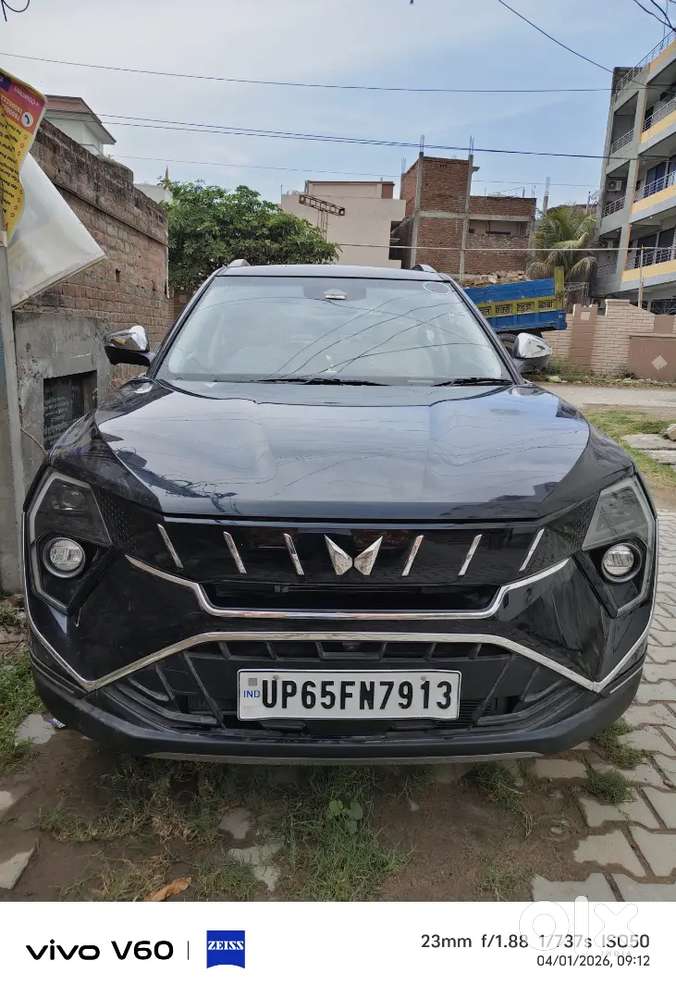 Mahindra Xuv 3xo 2025 Petrol 5050 Km Driven