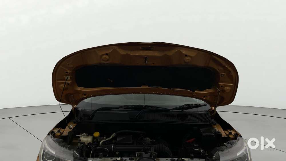 Renault Triber Rxz, 2021, Petrol