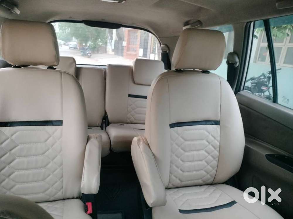 Toyota Innova 2.5 G (diesel) 8 Seater Bs Iv, 2015, Diesel