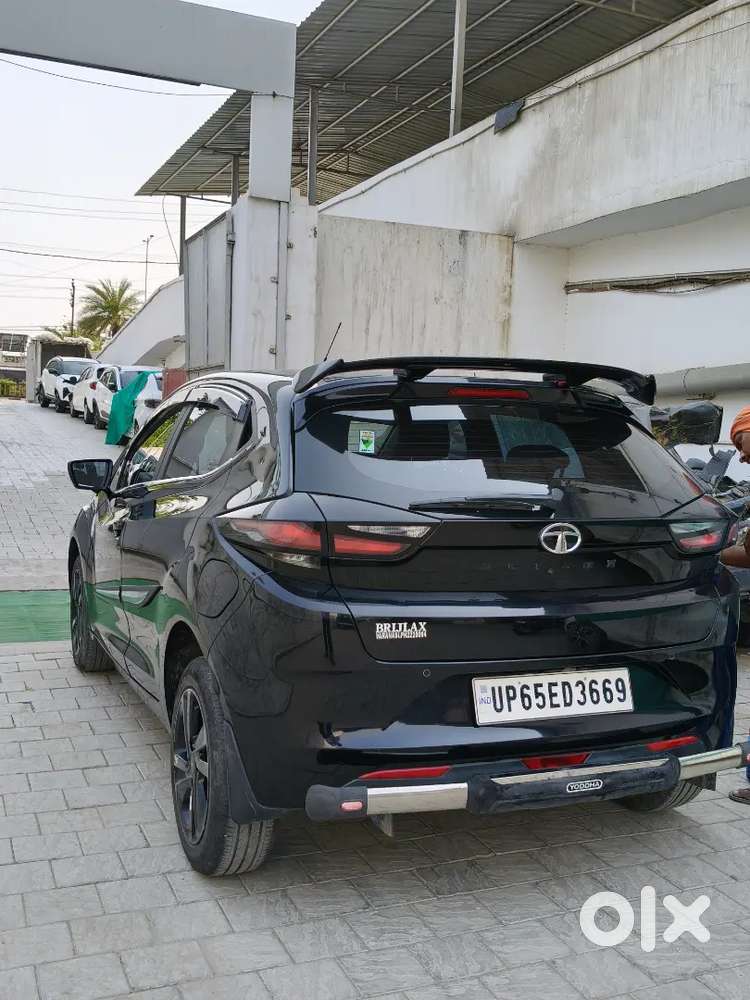 Tata Altroz Xz Plus Dark Edition Petrol 19300 Km Driven