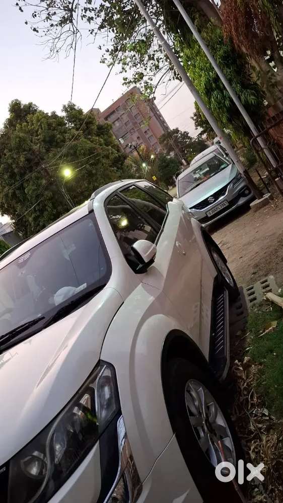 Mahindra Xuv500 2015 Diesel 130000 Km Driven