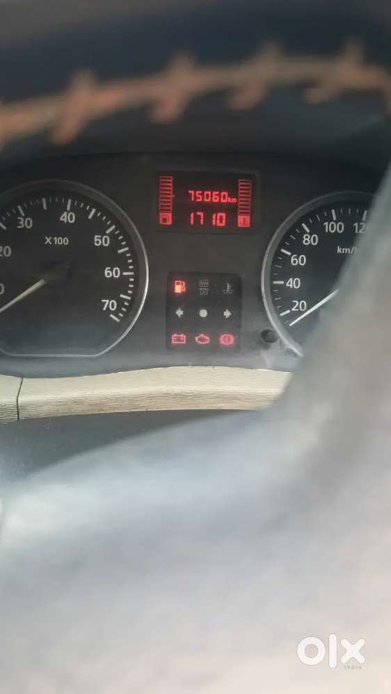 Nissan Terrano 2015 Diesel 79400 Km Driven